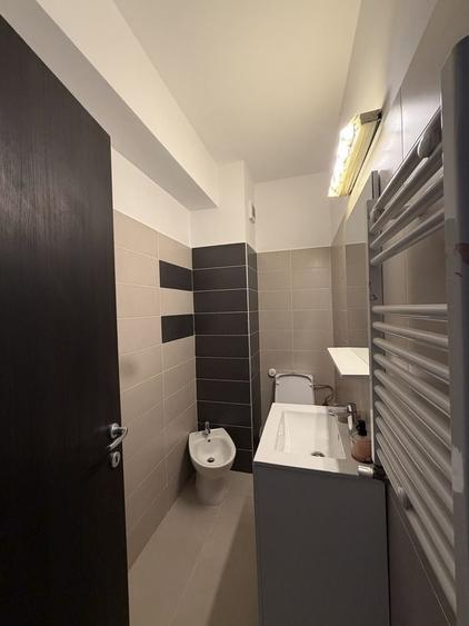 Apartament cu 3 camere decomandat în Păcii