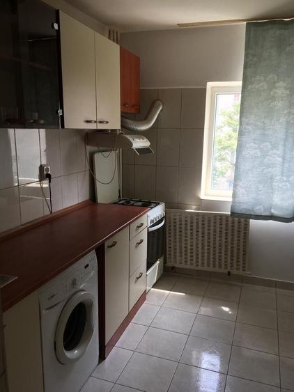 Apartament cu 3 camere decomandat în Nerva Traian
