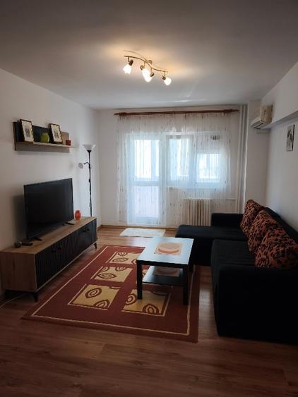 Apartament cu 2 camere semidecomandat, mobilat în Brâncoveanu