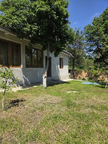Casă cu 2 camere în Brehuiești