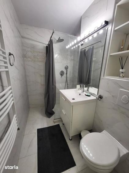 Apartament cu 2 camere semidecomandat, mobilat în P-ța Victoriei