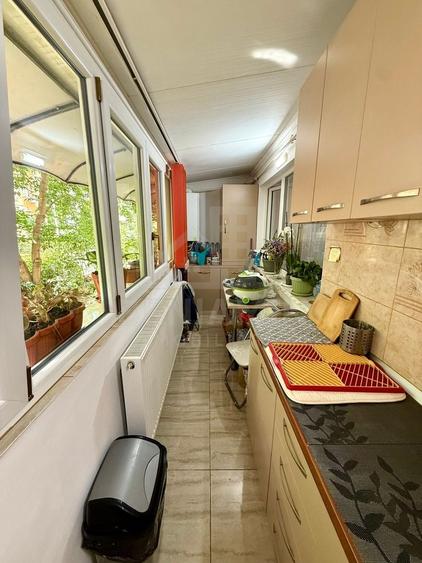 Apartament cu 2 camere semidecomandat în Craiovița Nouă