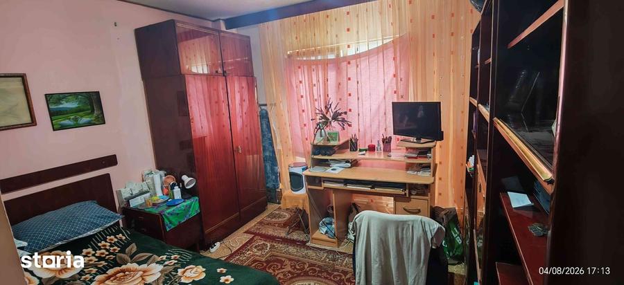 Apartament cu 3 camere decomandat în Șerbănești