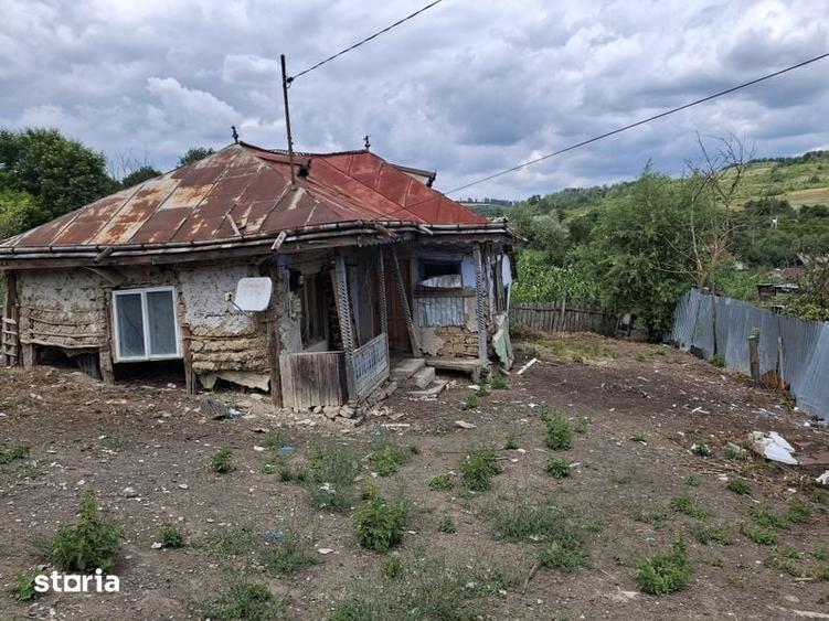 Casă cu 2 camere cu Teren 400 Mp în Central