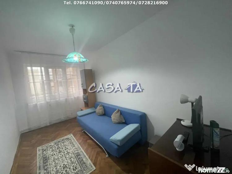 Apartament cu 4 camere decomandat în Central