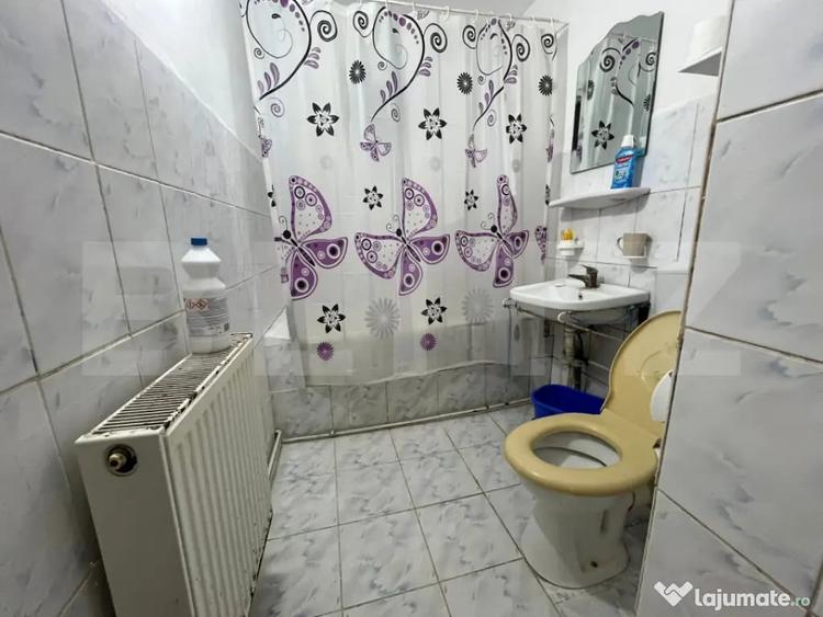 Apartament cu 2 camere semidecomandat, mobilat în Micro 11