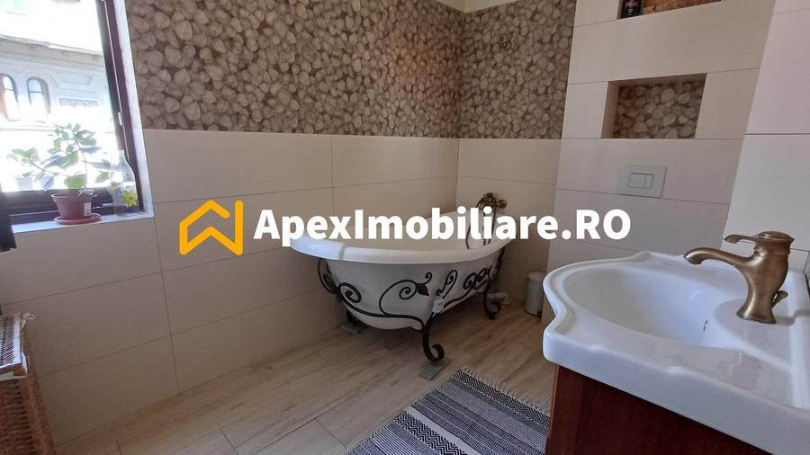 Apartament cu 3 camere semidecomandat, mobilat în Națiunile Unite