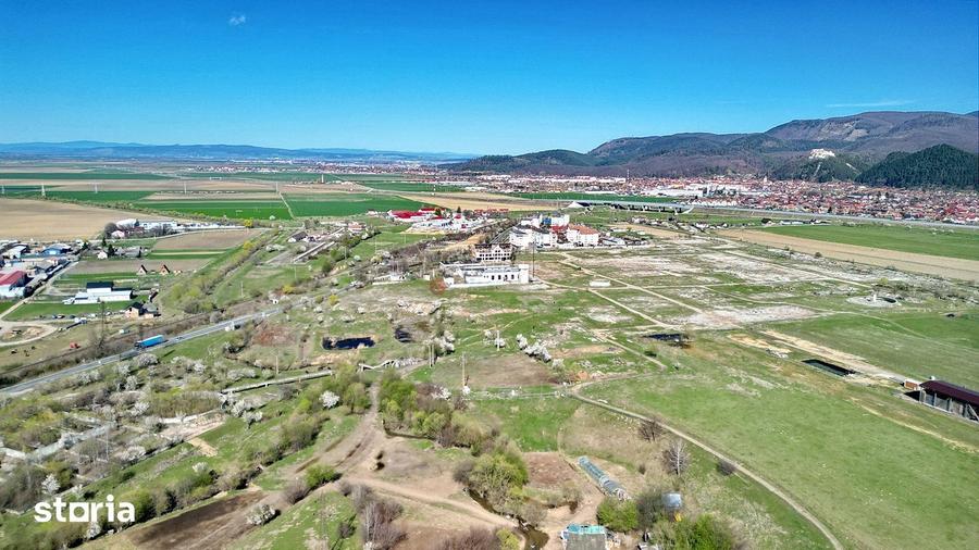 Teren de 185299 mp, în Râșnov