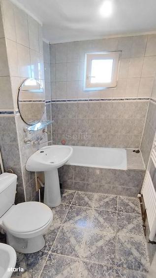 Apartament cu 3 camere în Tractorul