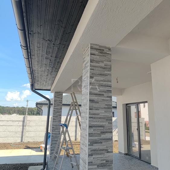 Casă individuală cu 3 camere cu Teren 350 Mp în Domnești
