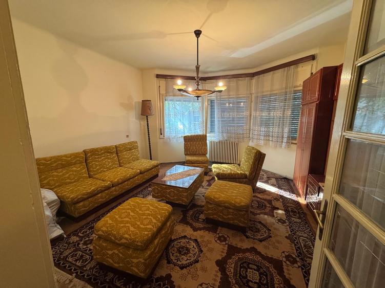 Apartament cu 4 camere decomandat în Armeneasca
