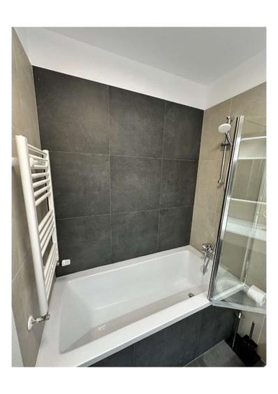 Apartament cu 3 camere semidecomandat în Nerva Traian