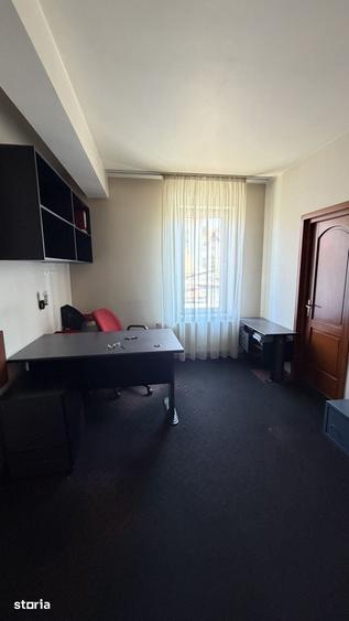 Spațiu comercial, de 990 mp, în Nord