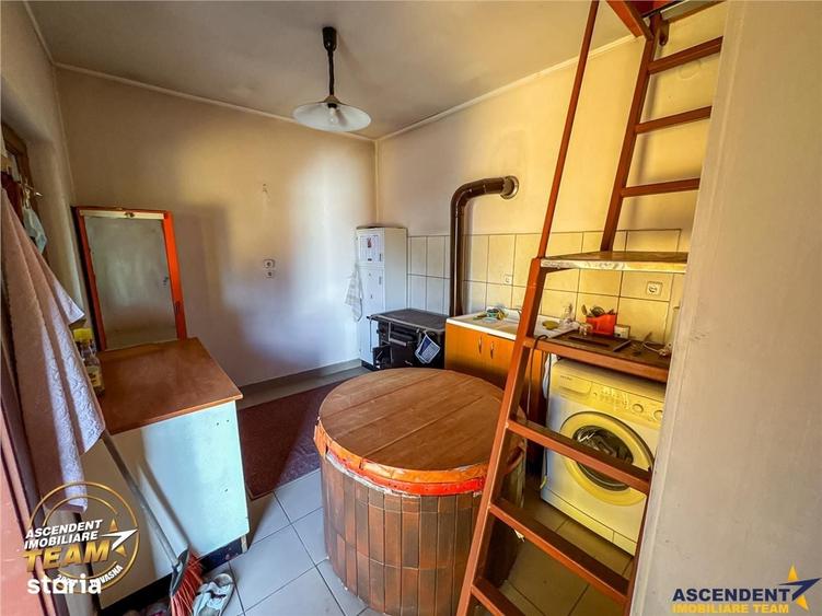 Casă cu 3 camere cu Teren 1749 Mp în Lunga
