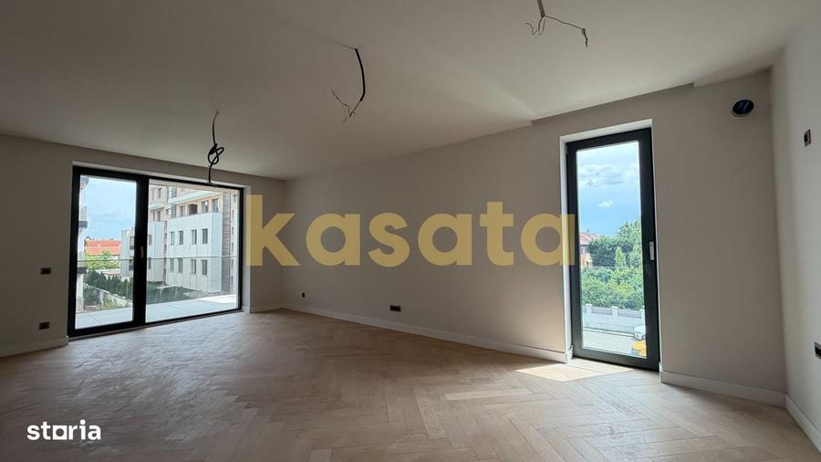 Apartament cu 4 camere în Iancu Nicolae