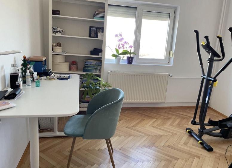 Apartament cu 3 camere decomandat, mobilat în Doamna Ghica