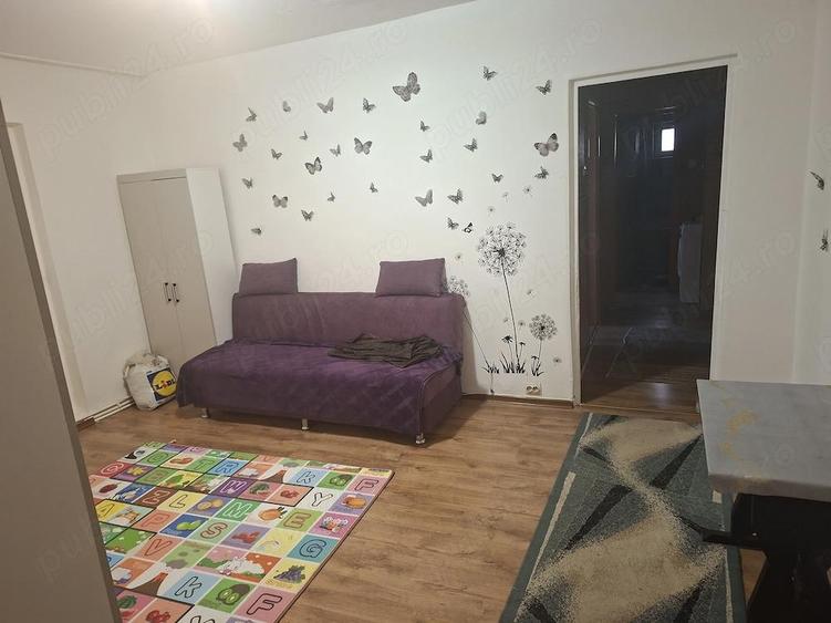 Apartament cu 3 camere semidecomandat în Dacia