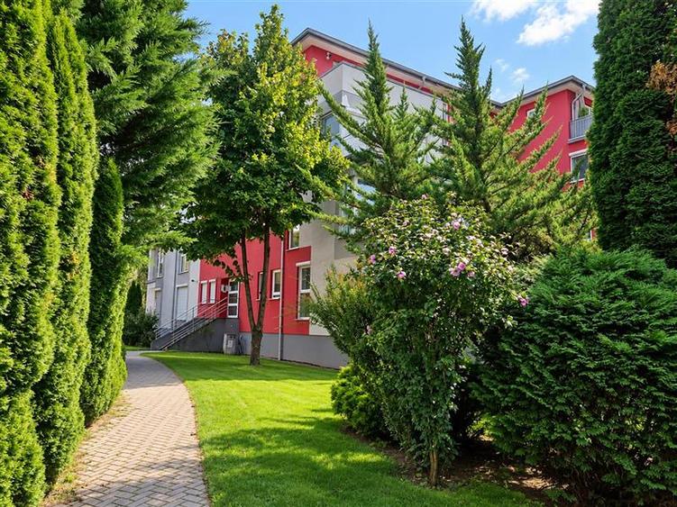Apartament cu 3 camere decomandat, mobilat în Avantgarden