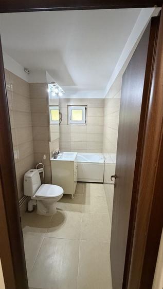 Apartament cu 3 camere decomandat în Aradului
