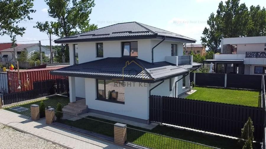 Casă individuală cu 4 camere cu Canalizare în Domnești