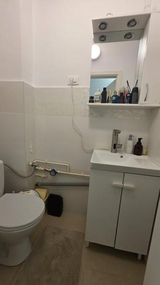 Apartament cu 3 camere decomandat, mobilat în Vasile Aaron