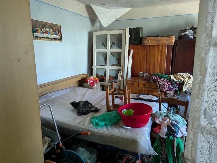 Casă cu 5 camere cu Teren 1000 Mp în Pomi