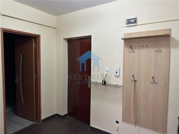 Apartament 3 camere, The Office - 8