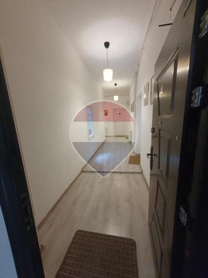 Apartament cu 4 camere semidecomandat în P-ța Unirii