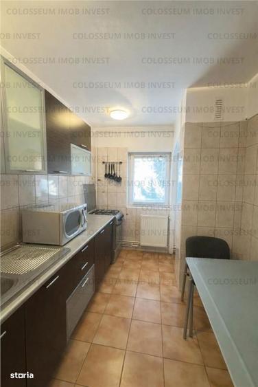 Apartament cu 3 camere decomandat în Astra