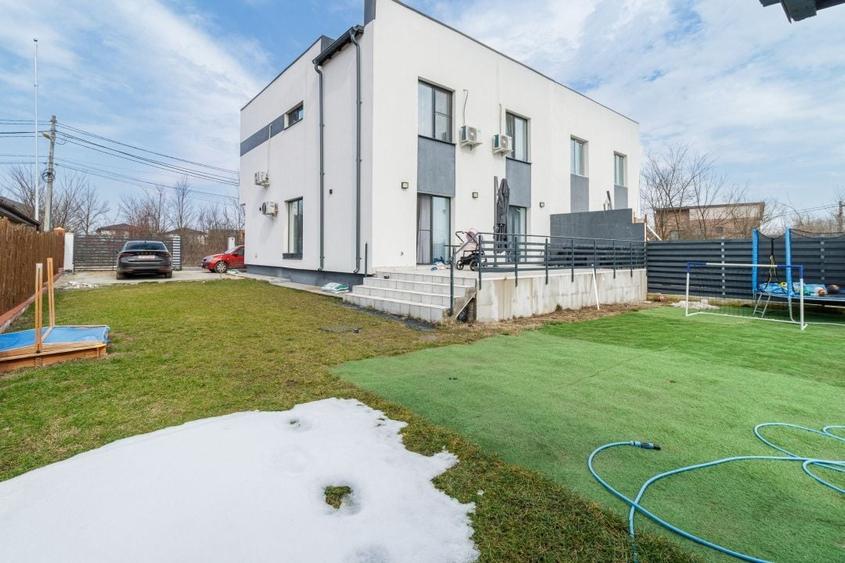 Duplex cu 4 camere cu Canalizare în Corbeanca