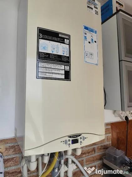 Apartament cu 3 camere semidecomandat în Gara