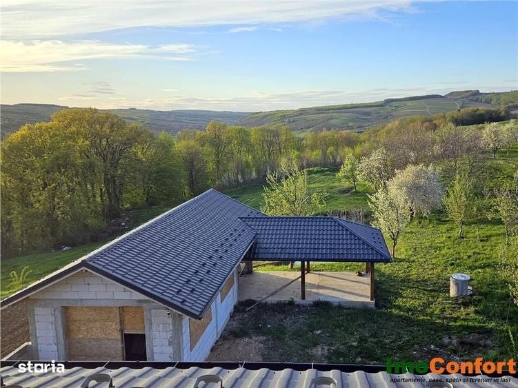 Casă cu 4 camere cu Teren 1600 Mp în Sirețel