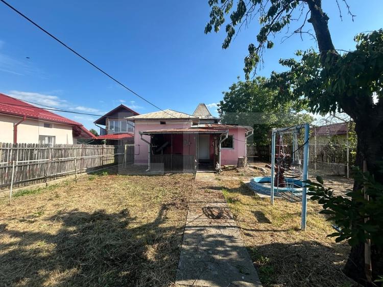 Casă individuală cu 4 camere cu Teren 2453 Mp în Găești