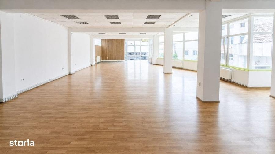 Spațiu comercial, de 190 mp, în Central