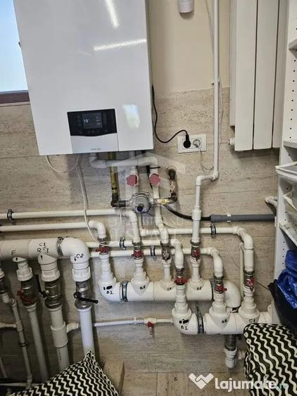 Casă cu 16 camere cu Teren 1022 Mp în Central