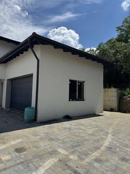 Casă cu 4 camere în Dezmir