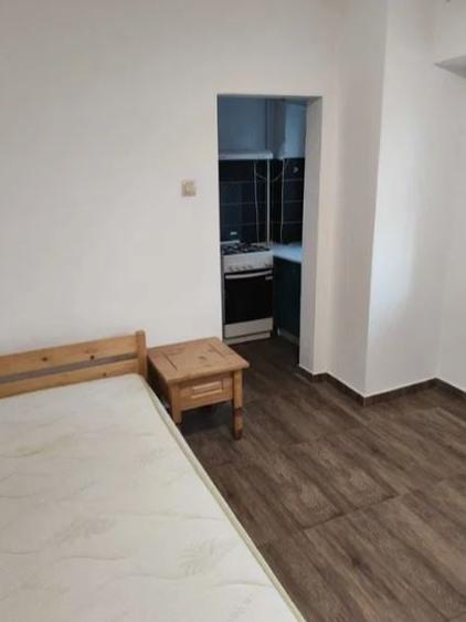 Garsonieră semidecomandată, mobilată în Tineretului