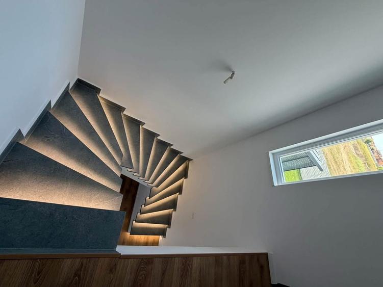 Duplex cu 5 camere cu Canalizare în Moșnița Nouă
