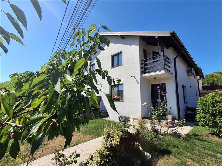 Duplex cu 3 camere cu Teren 160 Mp în Aeroport