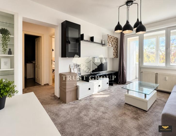 Apartament cu 2 camere semidecomandat, mobilat în Pajura