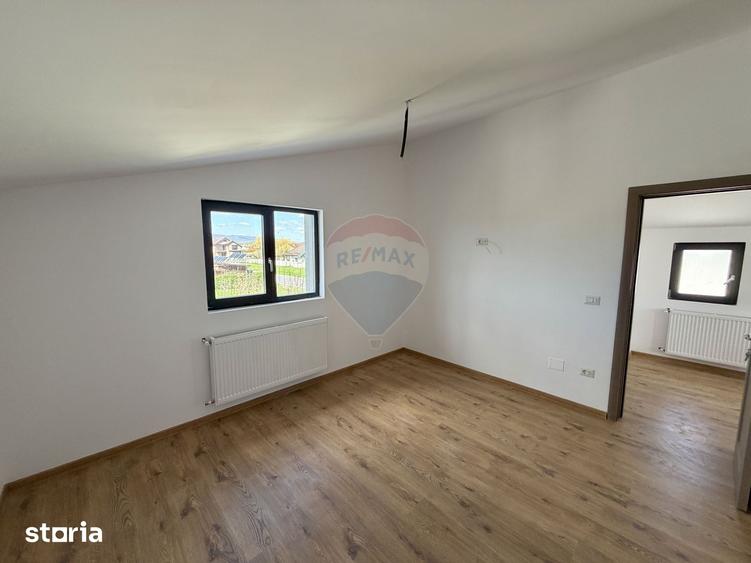 Casă cu 3 camere cu Teren 400 Mp în Golești