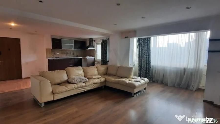Apartament cu 3 camere decomandat în Decebal