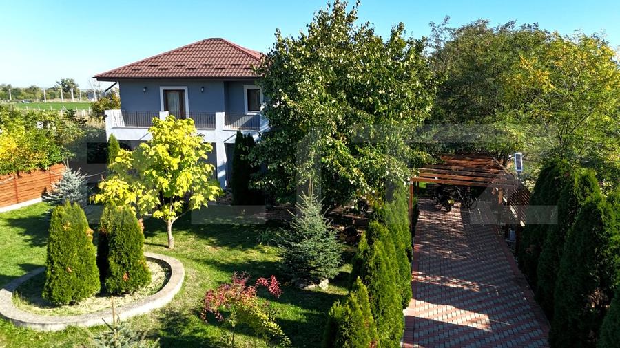 Casă individuală cu 4 camere cu Teren 1400 Mp în Sculeni