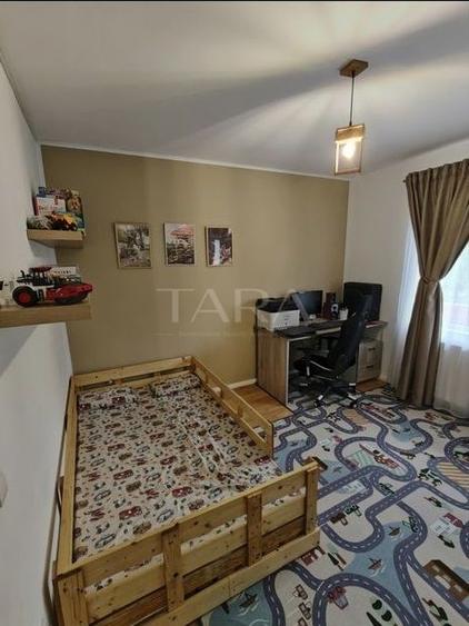 Apartament cu 3 camere semidecomandat, mobilat în Florești