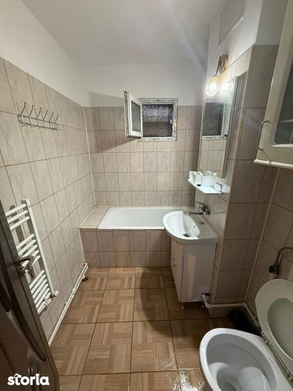 Apartament cu 3 camere decomandat în Obor