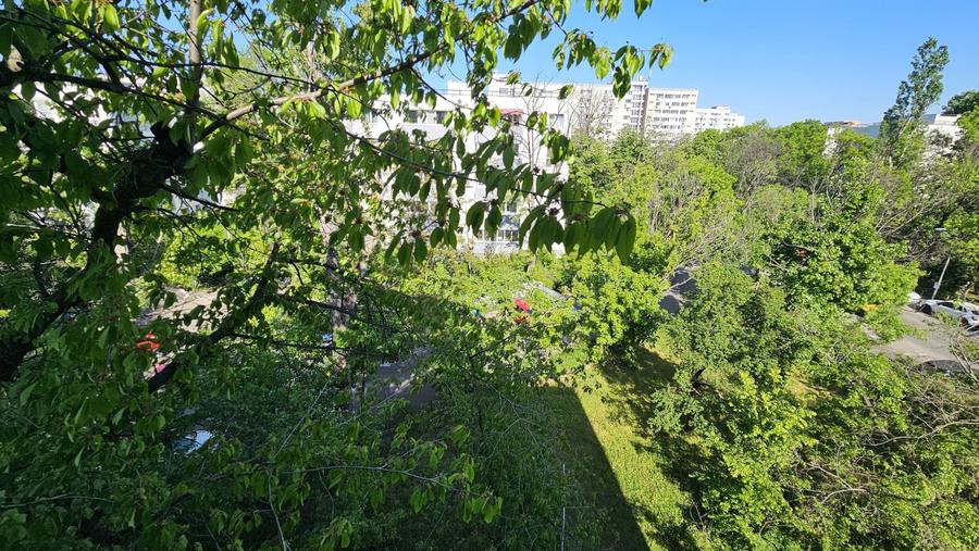 Apartament cu 3 camere decomandat, mobilat în Titan