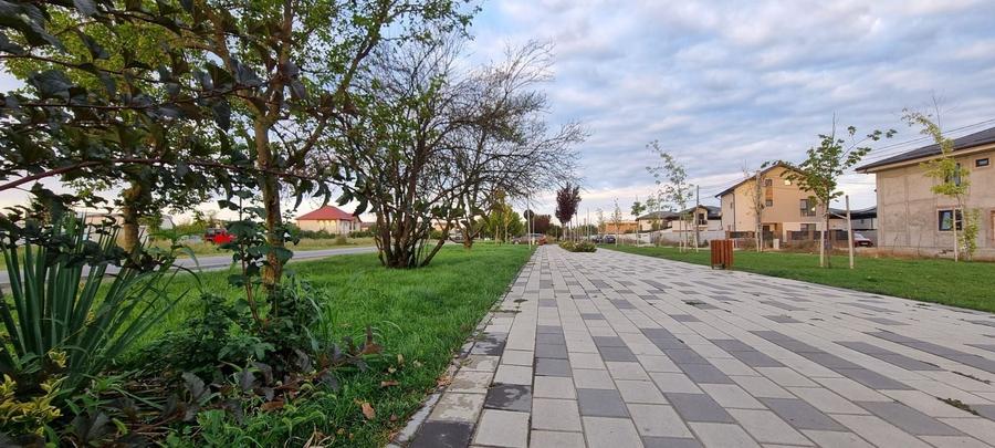 Casă individuală cu 5 camere cu Canalizare în Ultracentral