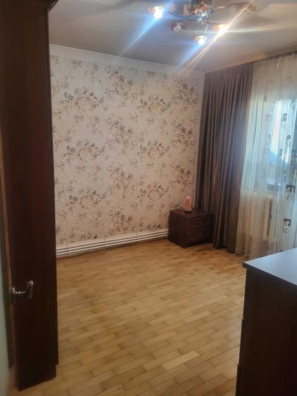 Apartament cu 3 camere decomandat în Obcini