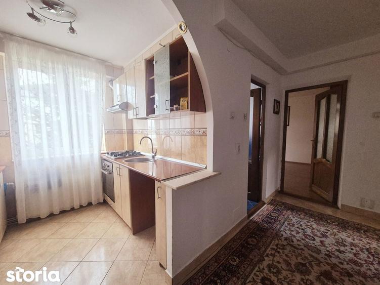 Apartament cu 2 camere decomandat în Precista