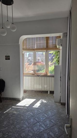 Apartament cu 2 camere decomandat în Universitate